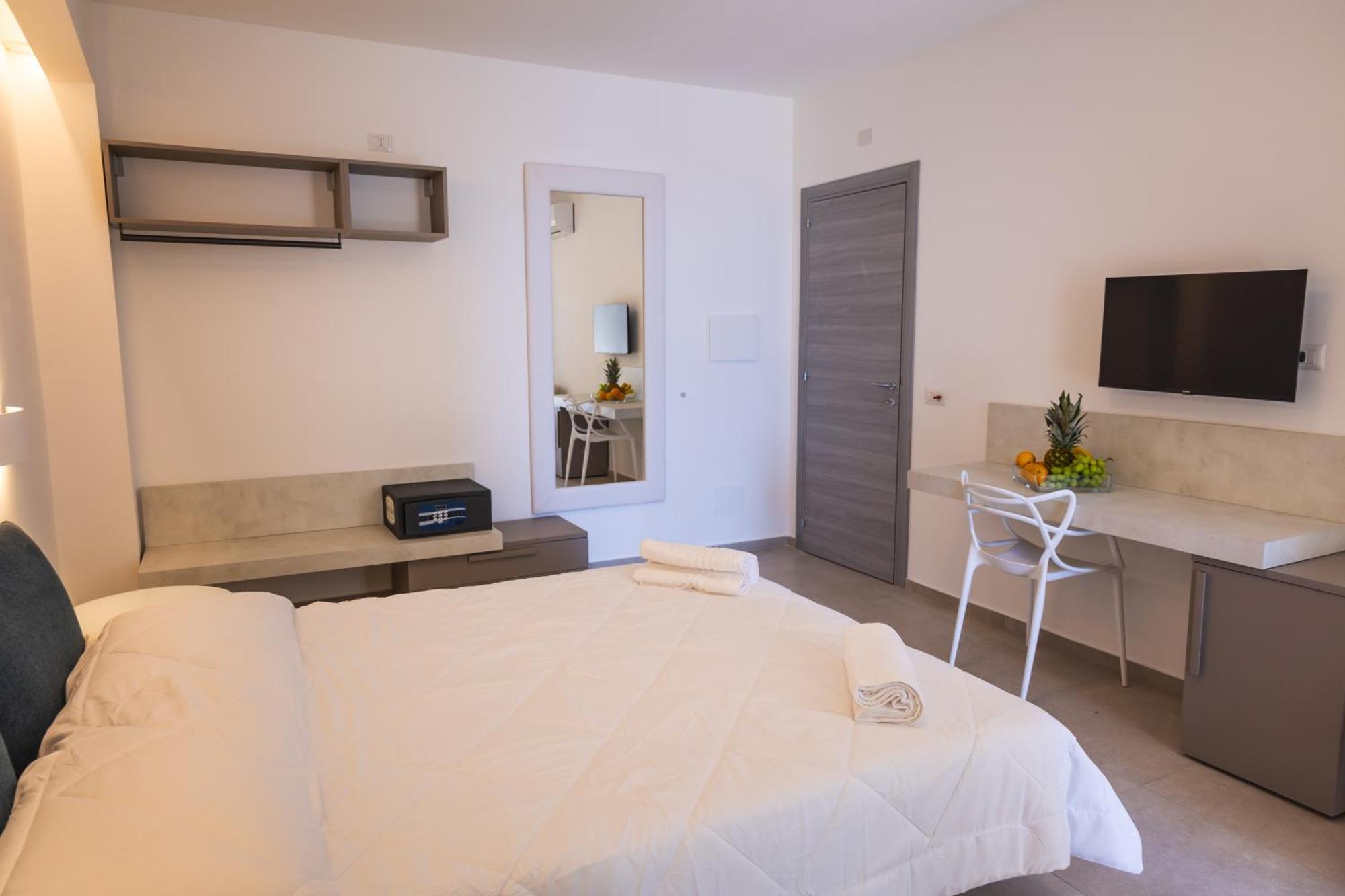 Atena Room Letojanni Exterior foto